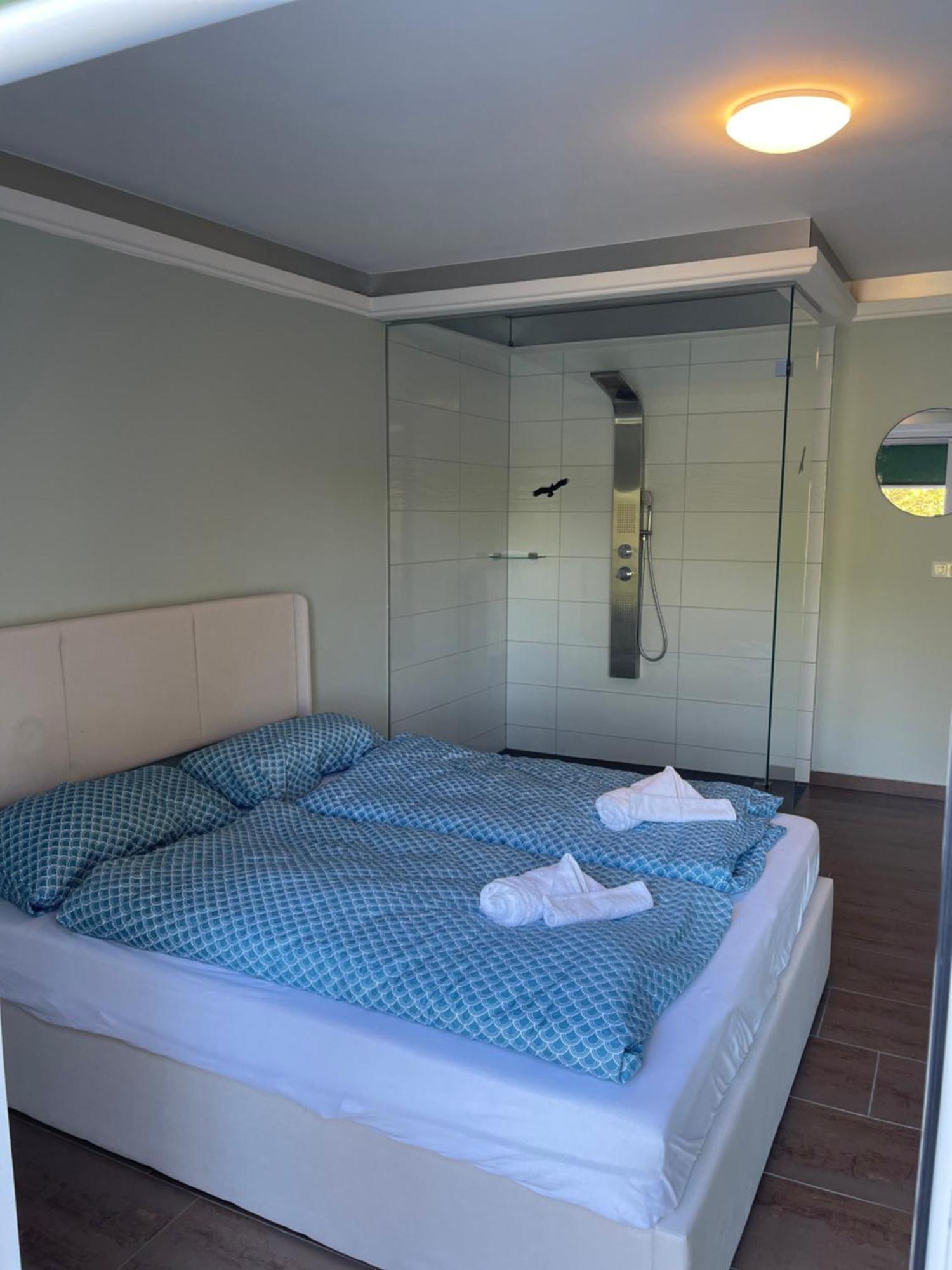 Kavkaz Restaurant & Hotel Lohmar Eksteriør billede